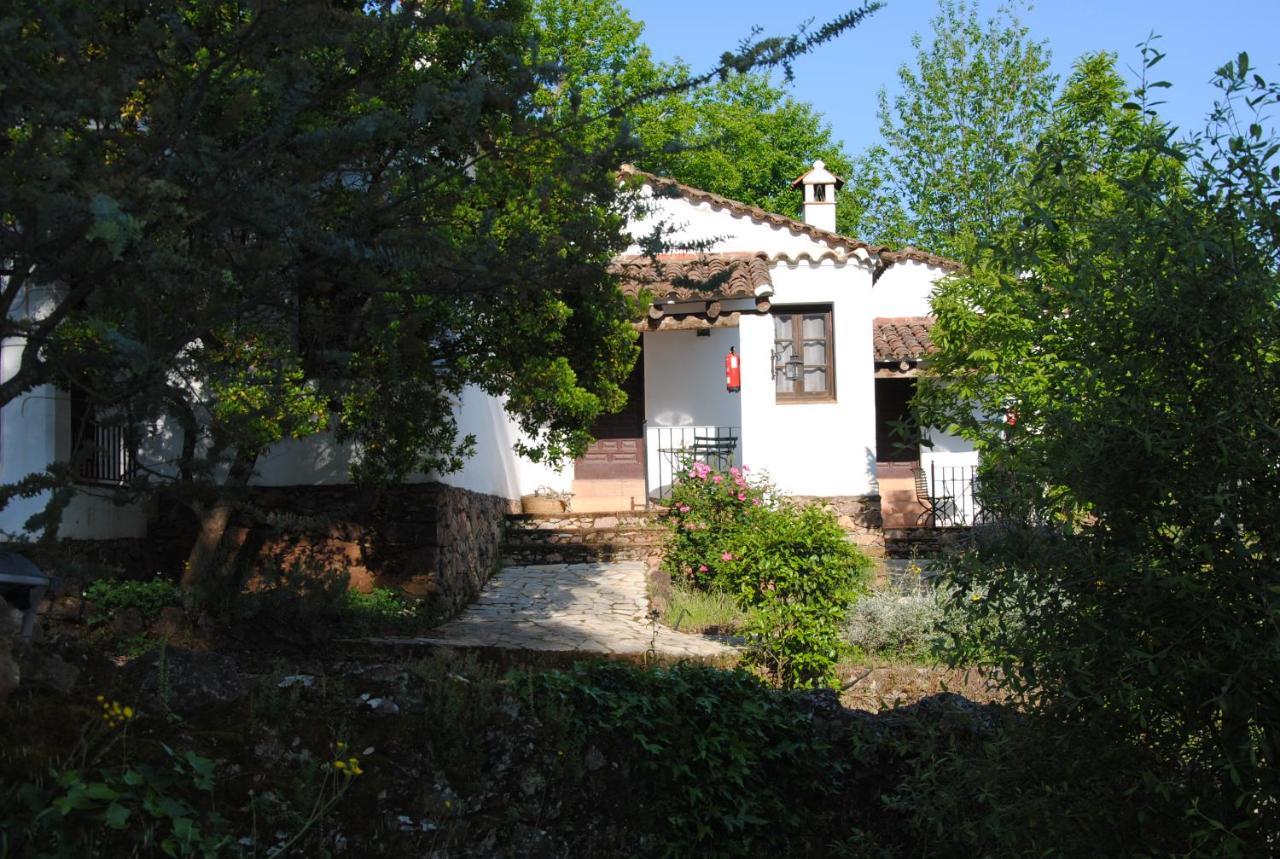 Finca Valbono Apartamentos Rurales Y Hotel Aracena Exterior photo