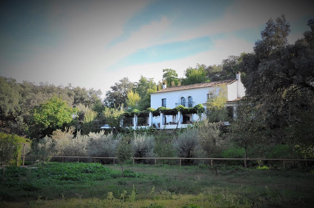 Finca Valbono Apartamentos Rurales Y Hotel Aracena Exterior photo